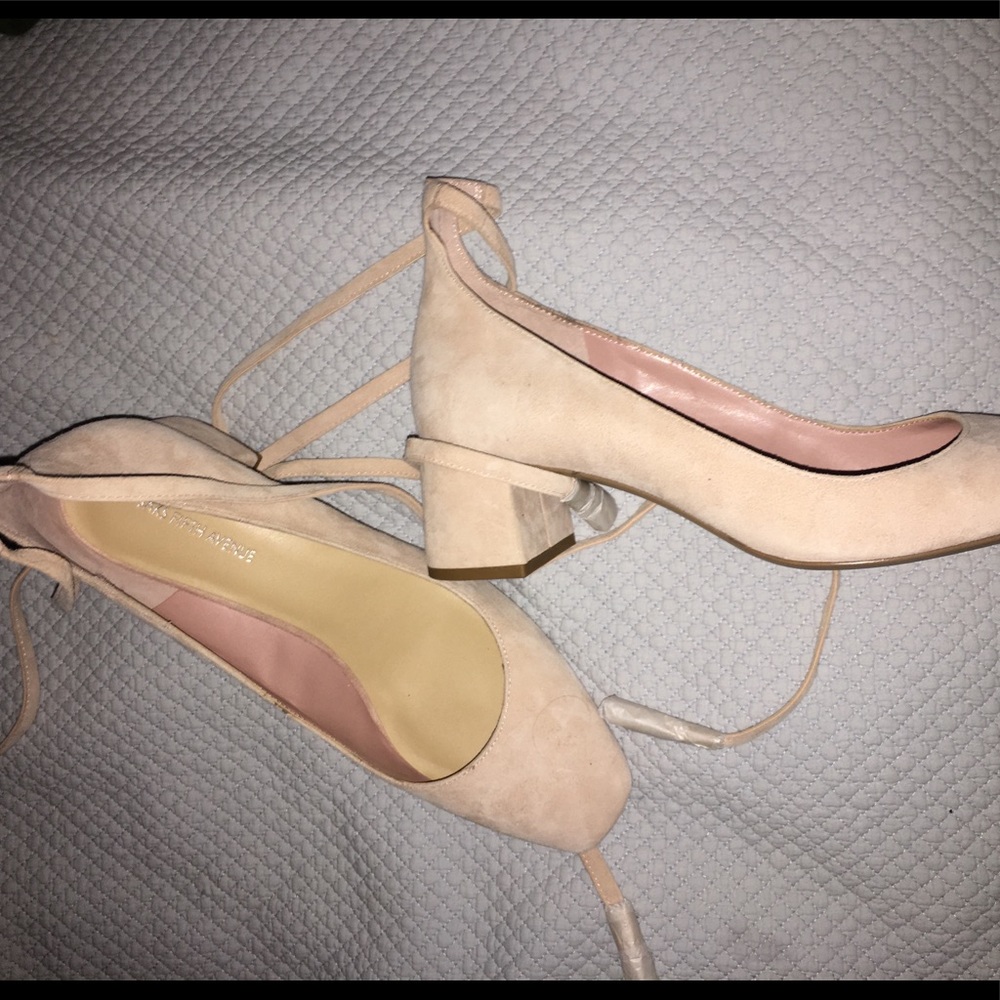 Like NEW Saks Fifth Ave, pretty pink heels!